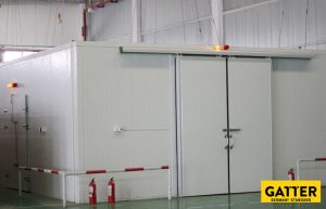 Chốt an toàn mở từ bên trong của cửa kho lạnh 1